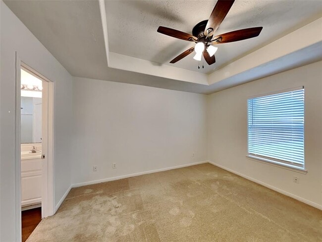 Building Photo - 16365 Hidden River Ct
