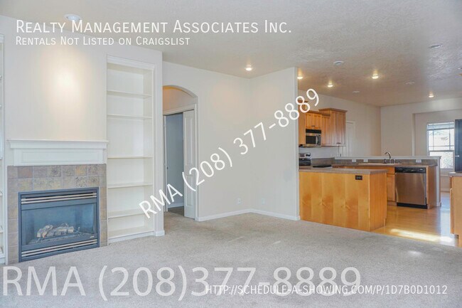 Building Photo - 2 Bedroom Townhouse in SE Boise off Broadw...