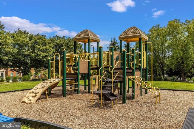 Building Photo - 13205 Cloppers Mill Dr