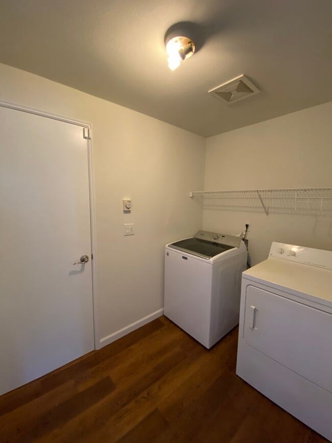 Building Photo - Clean 3 bed well-maintained home for rent