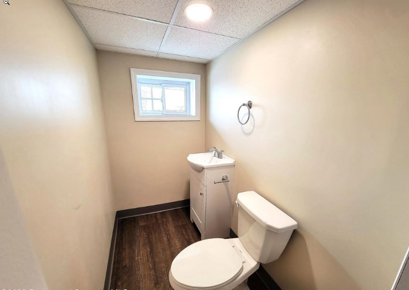 Building Photo - 1210 Swetland St