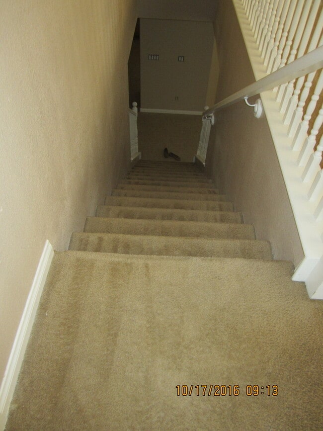 Building Photo - Great 2 story home on a cul-de-sac