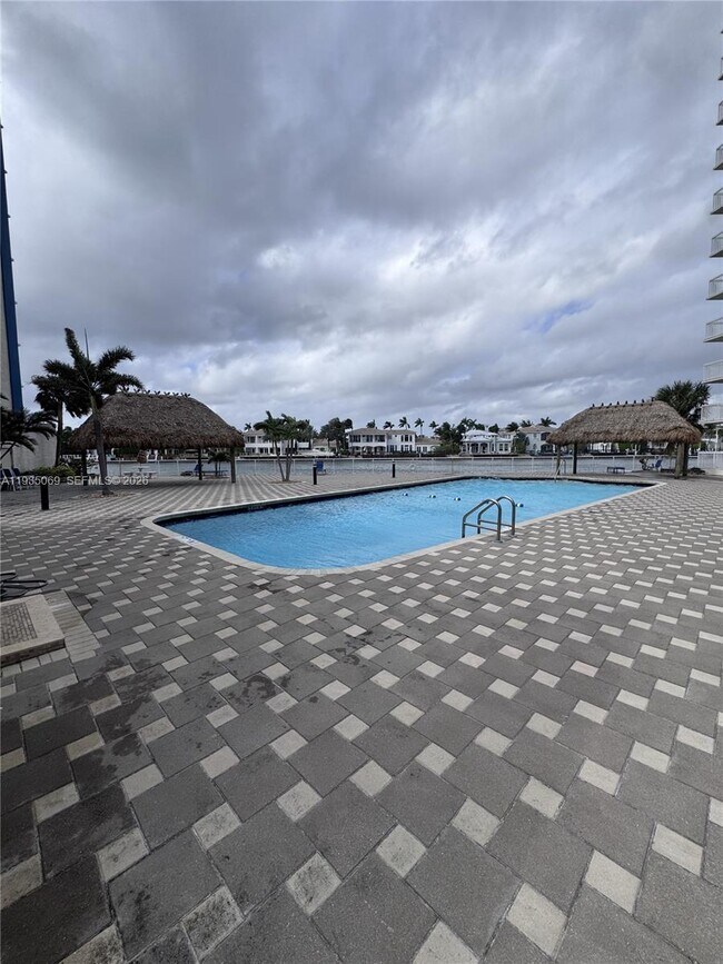 Building Photo - 1500 S Ocean Dr