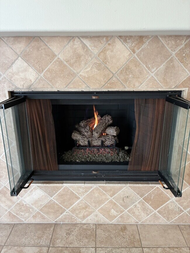 Building Photo - 2104 Perry Ave