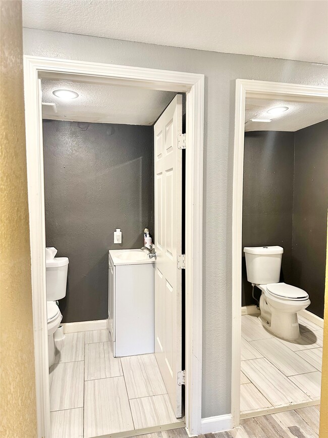 Building Photo - 2424 Southmore Blvd