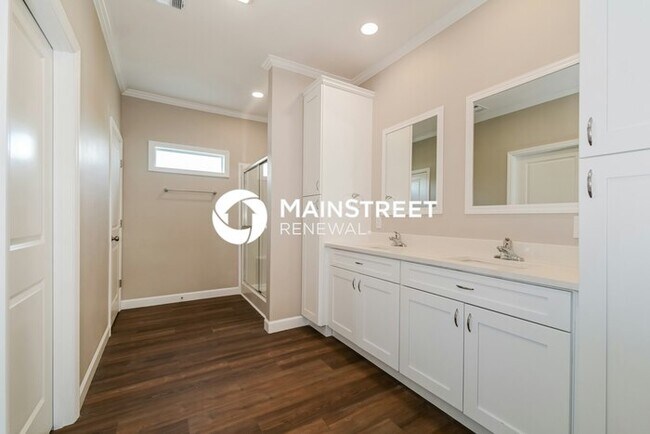 Building Photo - 4 Bedroom Pet-Friendly Home in Lehigh Acres, FL with Main Street Renewal