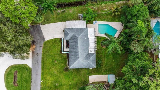 Building Photo - 5554 Hibiscus Rd