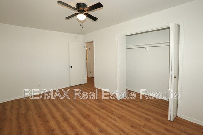 Building Photo - 2842 N Loxley Ave