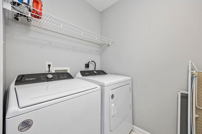 Building Photo - 111B S Yaupon Dr