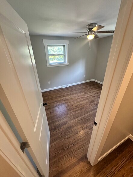 Building Photo - 9149 Wintergreen Dr