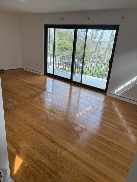 Living room - 1130 River Hill Dr