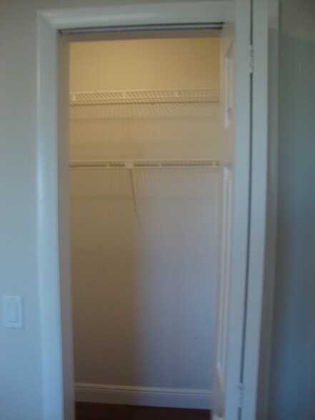 Building Photo - 665 Enfield St