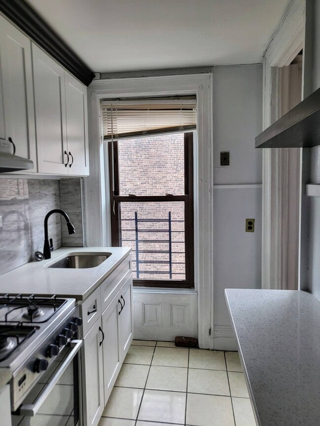 Building Photo - 19 Revere Pl