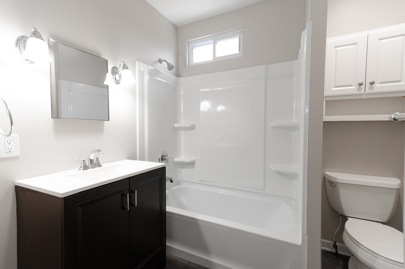 Building Photo - 223 E Pennview St