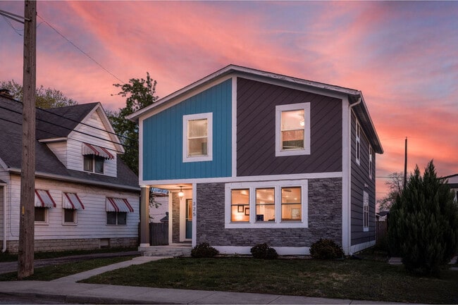 Building Photo - 325 Sanders St