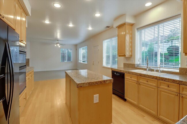 Building Photo - 4 Bed 3 Bath Home With 3 Car Garage High Ceilings And Fenced Yard