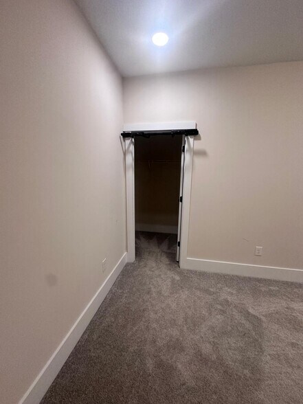 Building Photo - 113 Crested Coral Dr