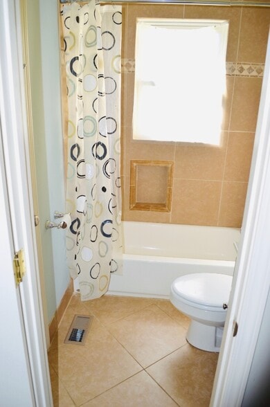 Building Photo - 716 S 14th St