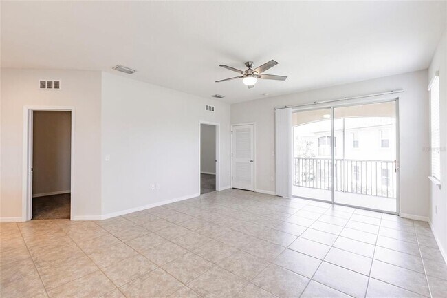 Building Photo - 3215 Oriole Dr