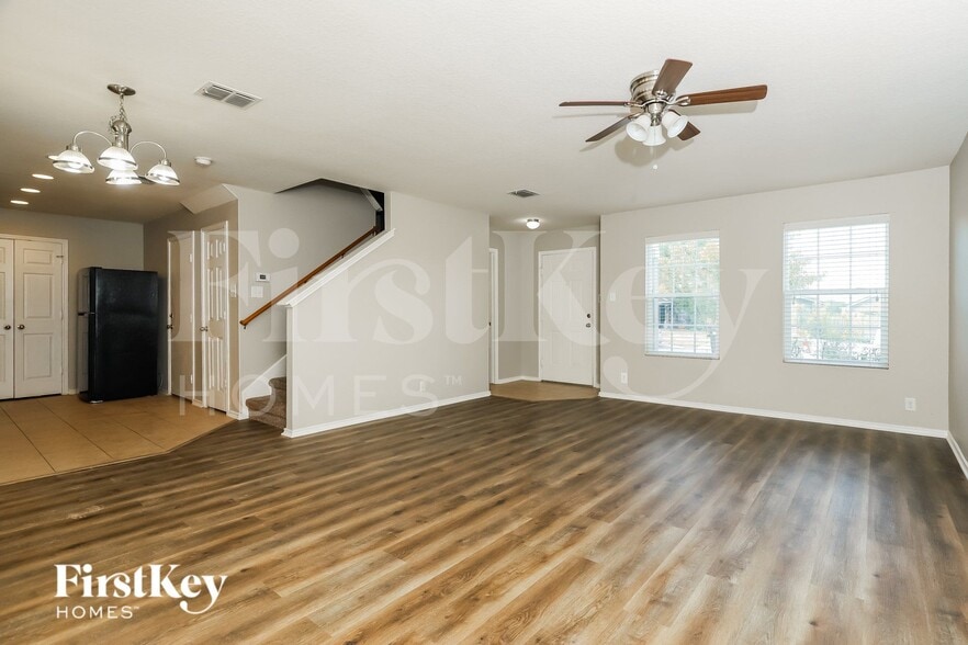 Building Photo - 1442 Frio Run