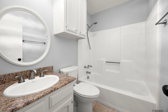 Building Photo - 9817 Siegen Ln