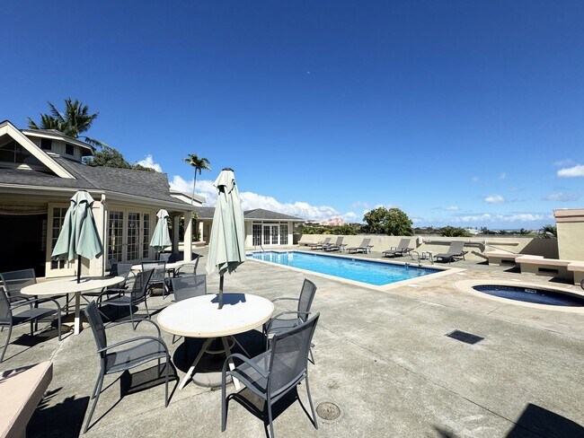 Building Photo - Moanalua Village 3/2.5 Townhouse with 2-Ca...