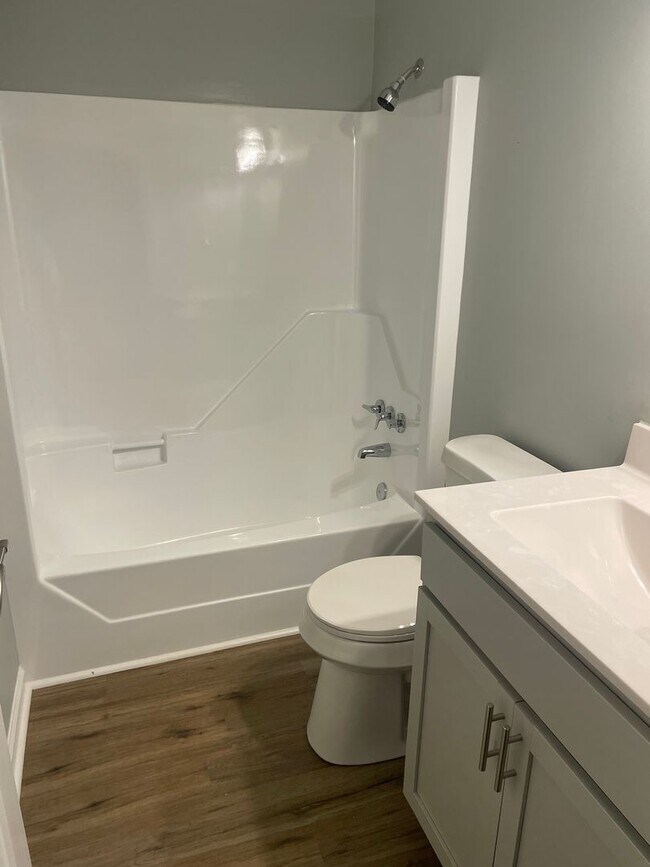 Building Photo - 1664 NE 22nd St