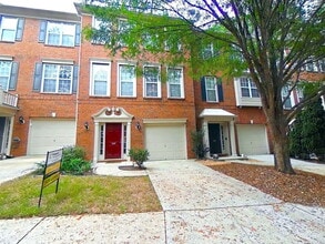 Building Photo - 5149 Manerdale Dr SE