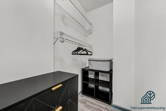 Building Photo - Furnished 2-Bedroom, 2-Bath Apartment near the Medical Campus