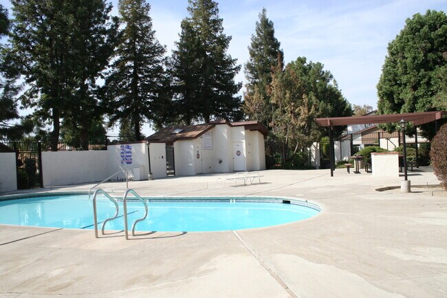 Building Photo - 4600 Beechwood St