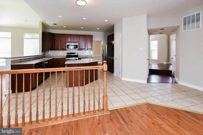 Building Photo - 13003 Belle Meade Trace