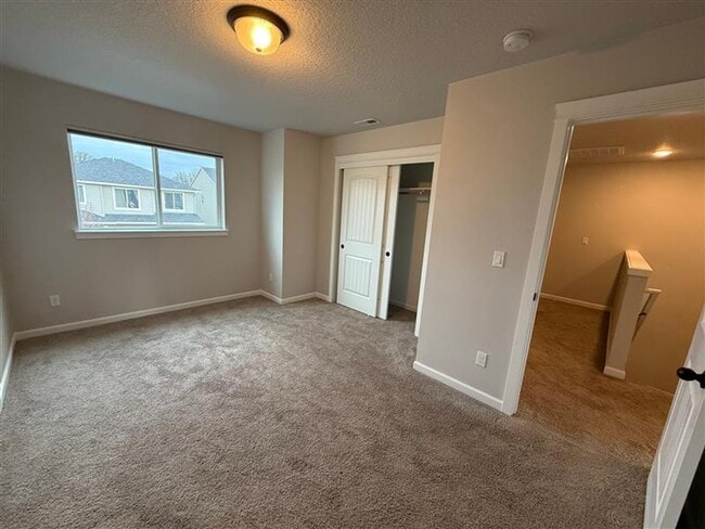 Building Photo - 1223 S 11th Pl