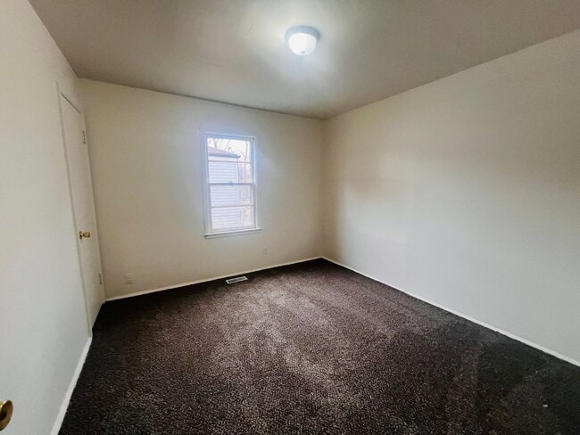 Building Photo - Beautifully Updated 4 Bedroom 1.5 Bathroom Home located Northeast Wichita, KS.