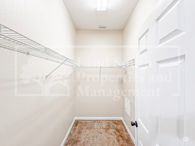 Building Photo - 1762 Altavista Cir