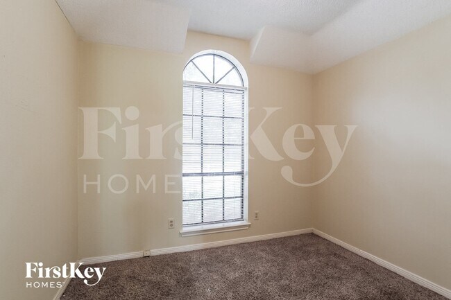 Building Photo - 1055 Margate Dr