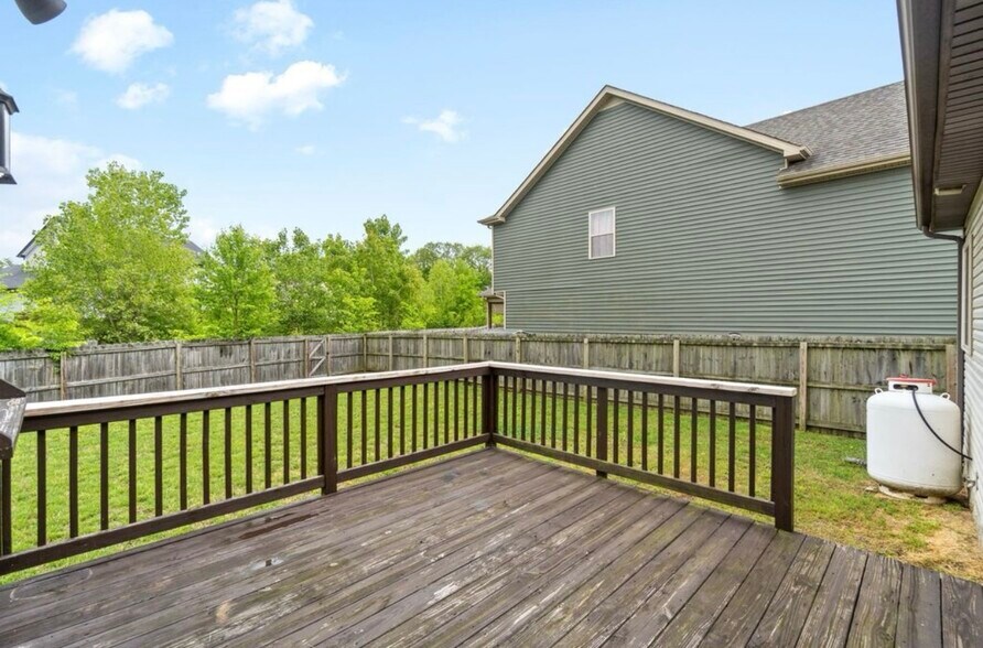 Building Photo - 3741 Silver Fox Ct
