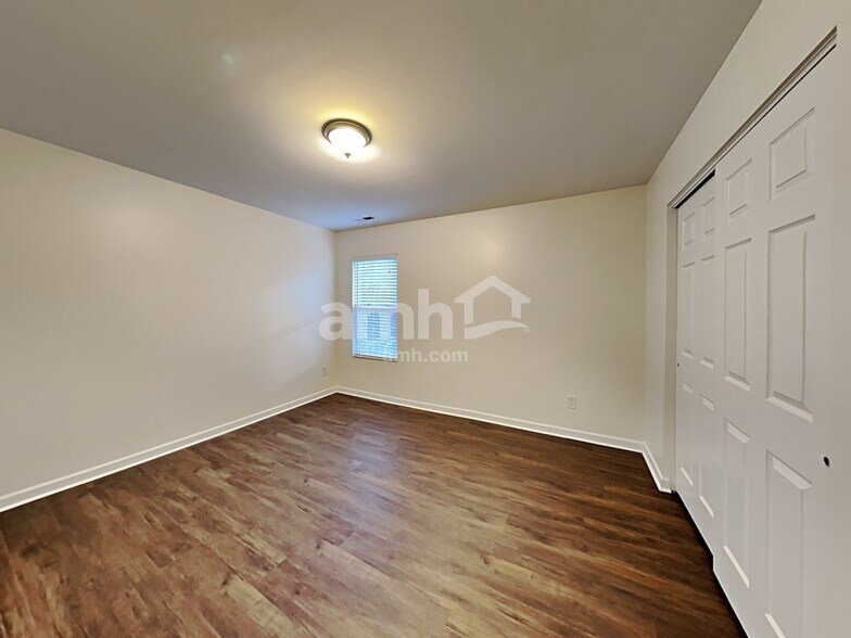 Building Photo - 250 Farrington Dr