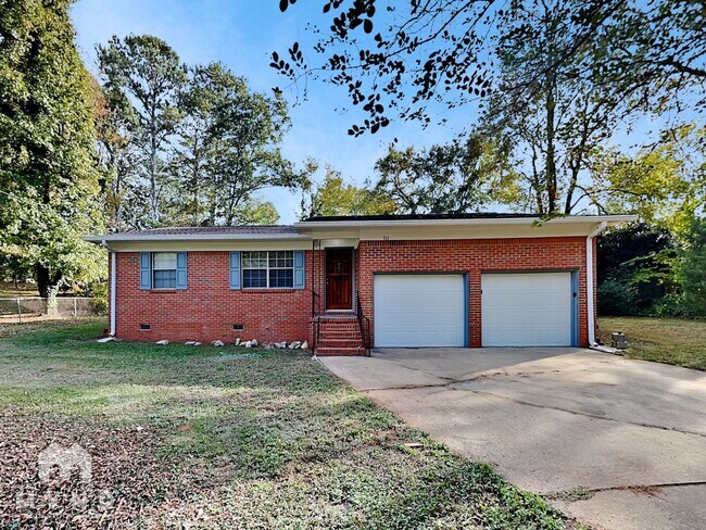 Building Photo - 713 Kingman Rd