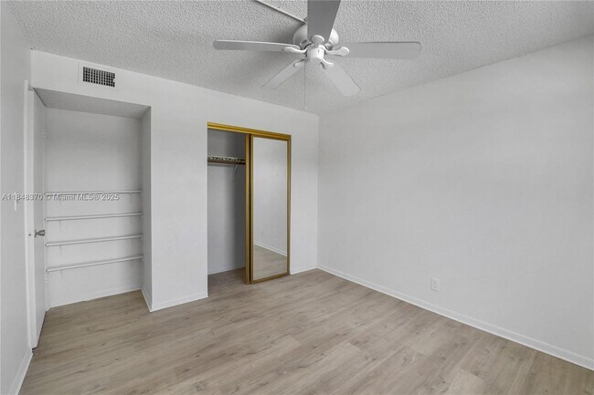 Building Photo - 2145 Pierce St