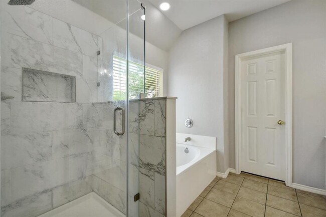 Building Photo - 2354 Oak Pebble