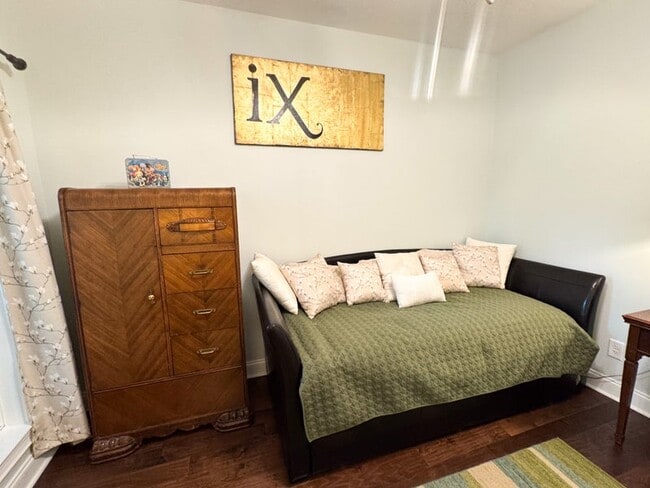 Building Photo - 360 Heidels Way