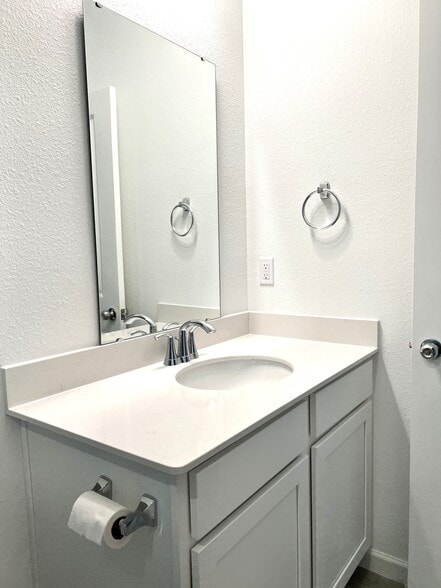 Bath 3 - 15542 Whispering Fir Dr