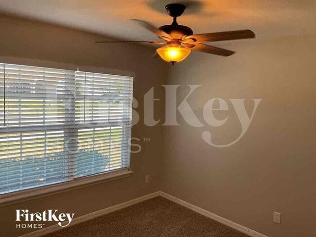 Building Photo - 121 Alexandria Cir