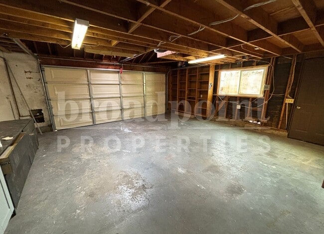 Building Photo - 522 Charlotte Dr