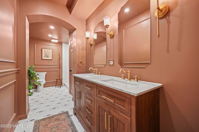 Building Photo - 400 S 1st Ave