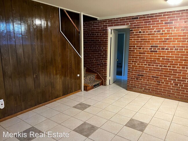 Building Photo - 3 br, 2 bath House - 3906 Denfeld Avenue