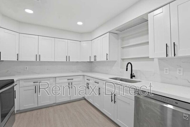 Building Photo - 319 S Congress Ave