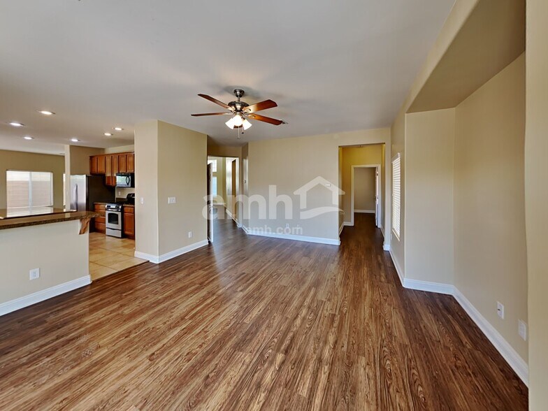 Building Photo - 2920 E Gables Vale Ct