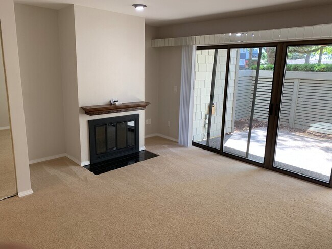 Building Photo - LakeView, Mount lake terrace - 2 bed 1.5 b...
