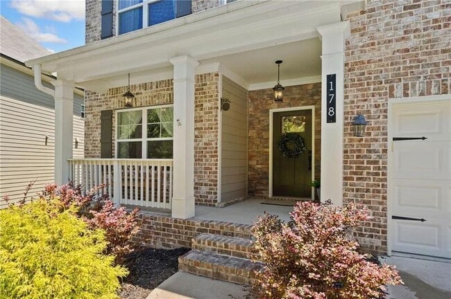 Building Photo - 178 Crestbrook Wy